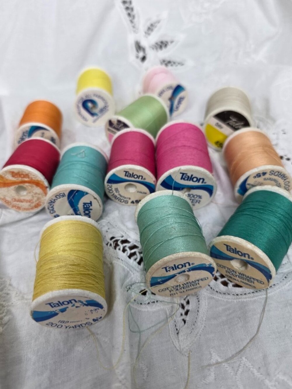 Lot of 40 Talon Thread Multi Color 3 New 37 Used Styrofoam Plastic Spools Vint - Picture 10 of 14